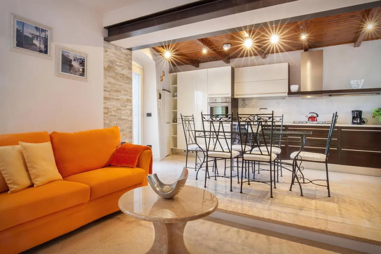 Apartmán Casa Delle Stelle Torri Del Benaco 0*,  Itálie