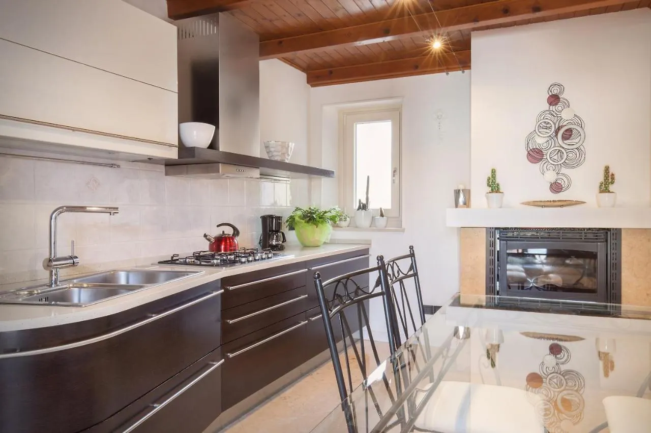 Casa Delle Stelle Apartment Torri Del Benaco Italy