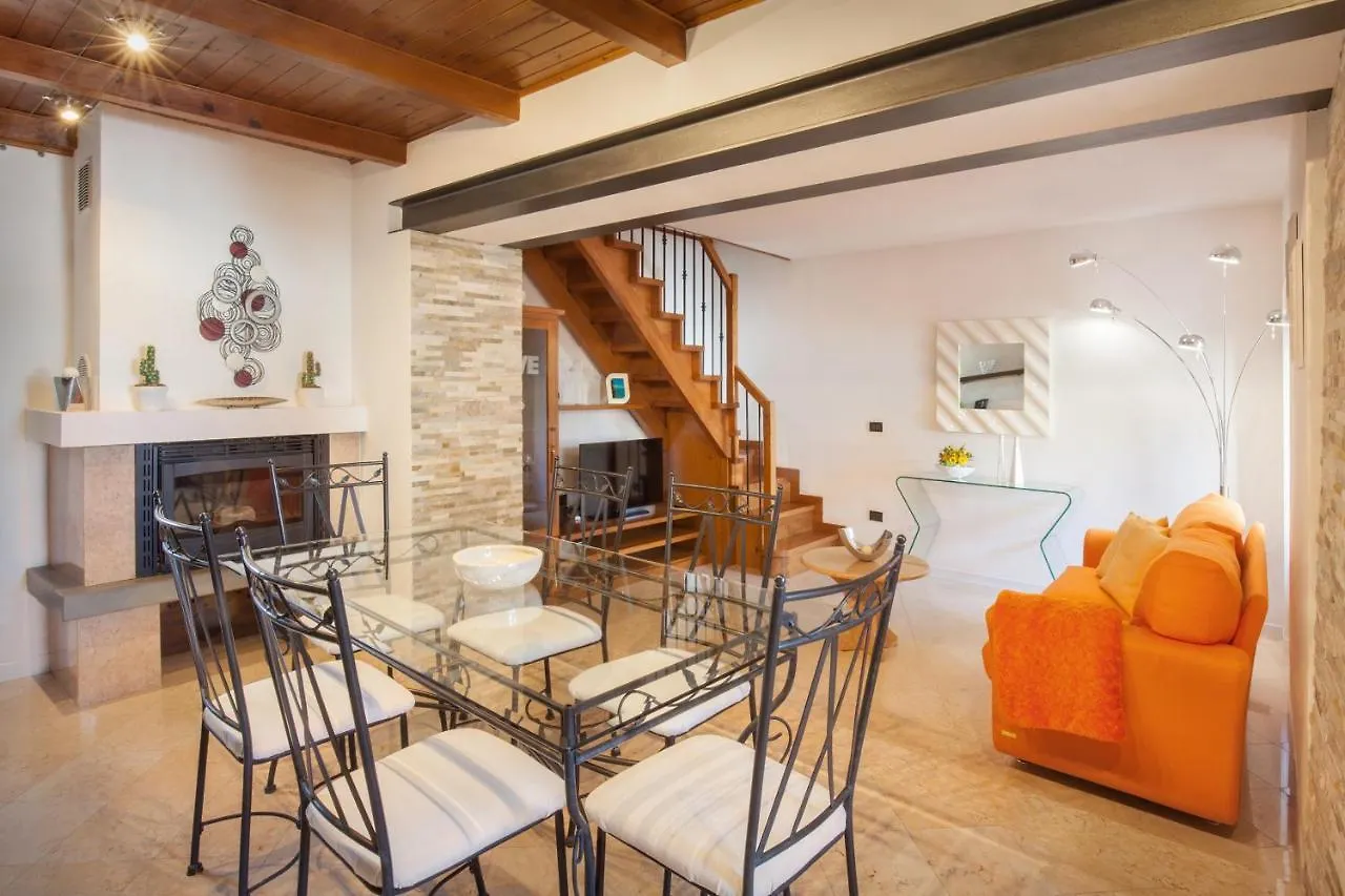 Casa Delle Stelle Apartment Torri Del Benaco Italy